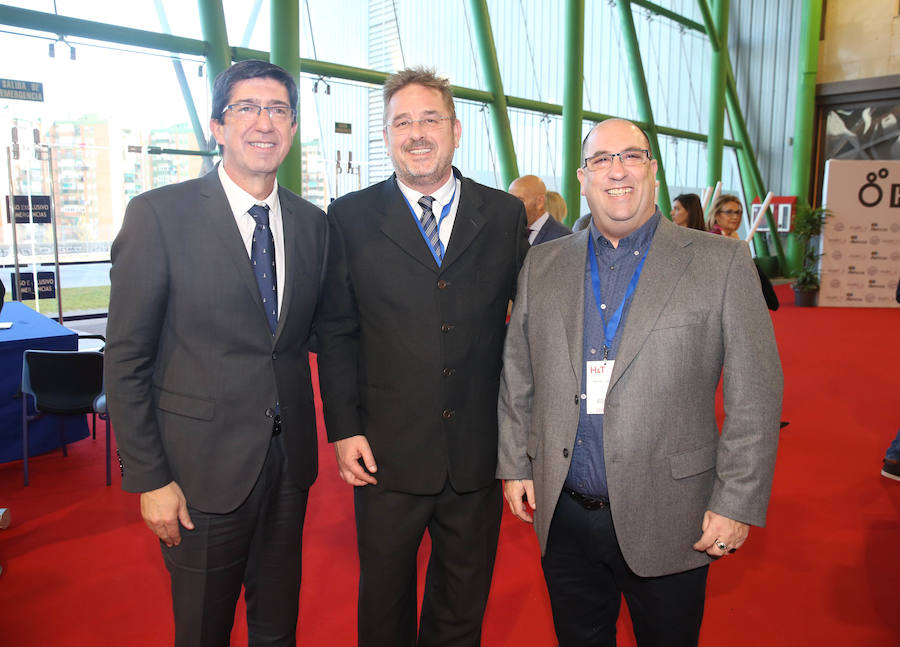 La 21ª edición de este evento, el cual acoge el Palacio de Ferias y Congresos, fue inaugurada por el vicepresidente de la Junta y consejero de Turismo, Juan Marín