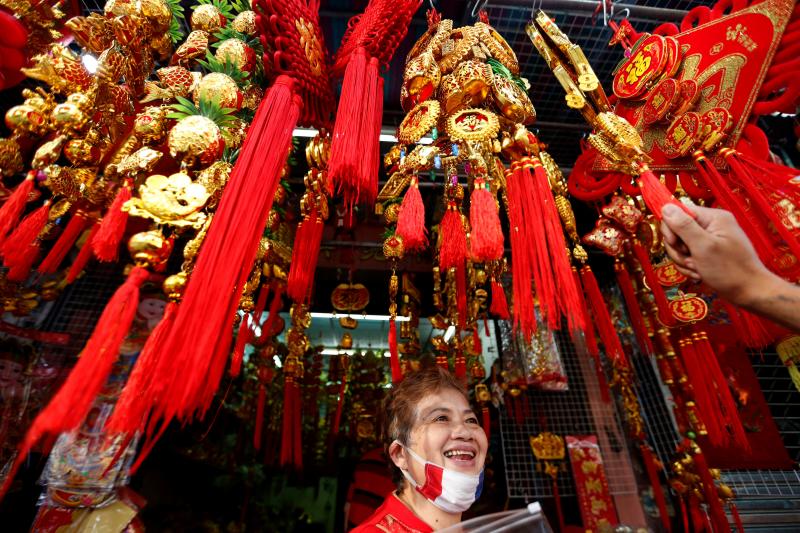Las celebraciones y pasacalles inundaron las calles de diversos lugares de Asia, como Birmania, Tailandia o la misma China