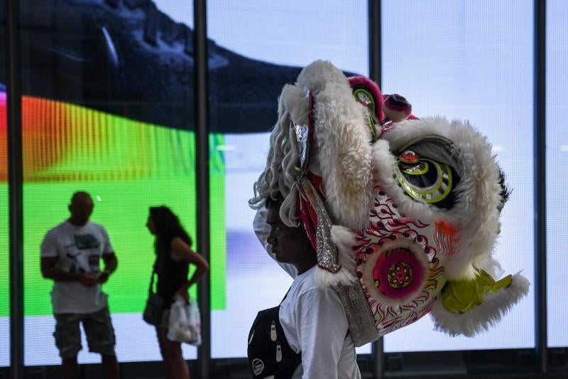 Las celebraciones y pasacalles inundaron las calles de diversos lugares de Asia, como Birmania, Tailandia o la misma China