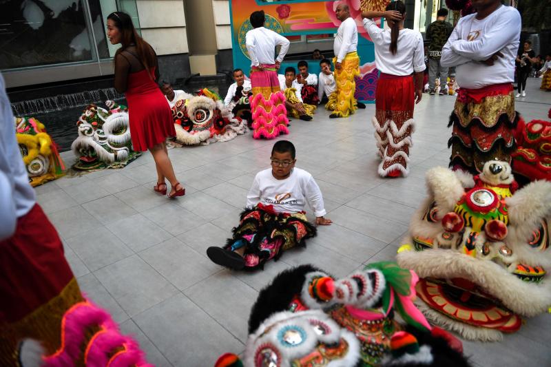Las celebraciones y pasacalles inundaron las calles de diversos lugares de Asia, como Birmania, Tailandia o la misma China
