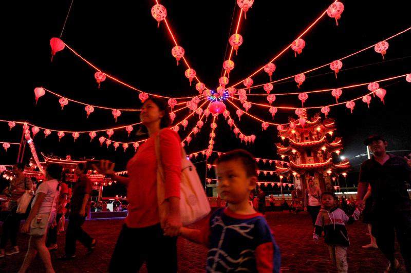 Las celebraciones y pasacalles inundaron las calles de diversos lugares de Asia, como Birmania, Tailandia o la misma China