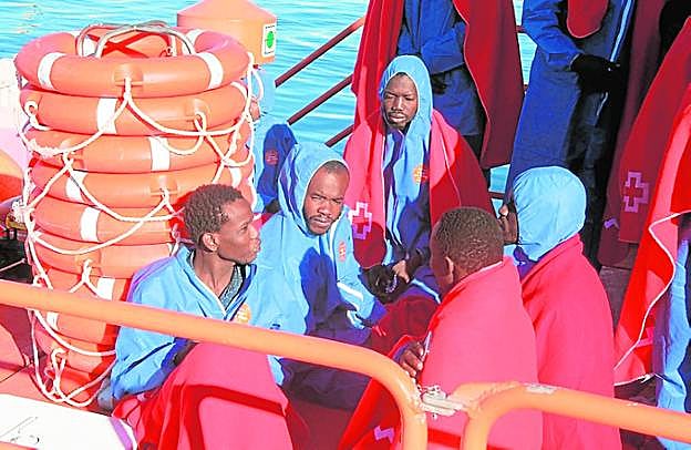 Llegada de los migrantes al puerto de Algeciras. 