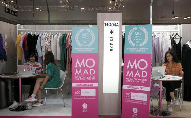 Una decena de firmas adheridas a Málaga de Moda participan en MOMAD Madrid