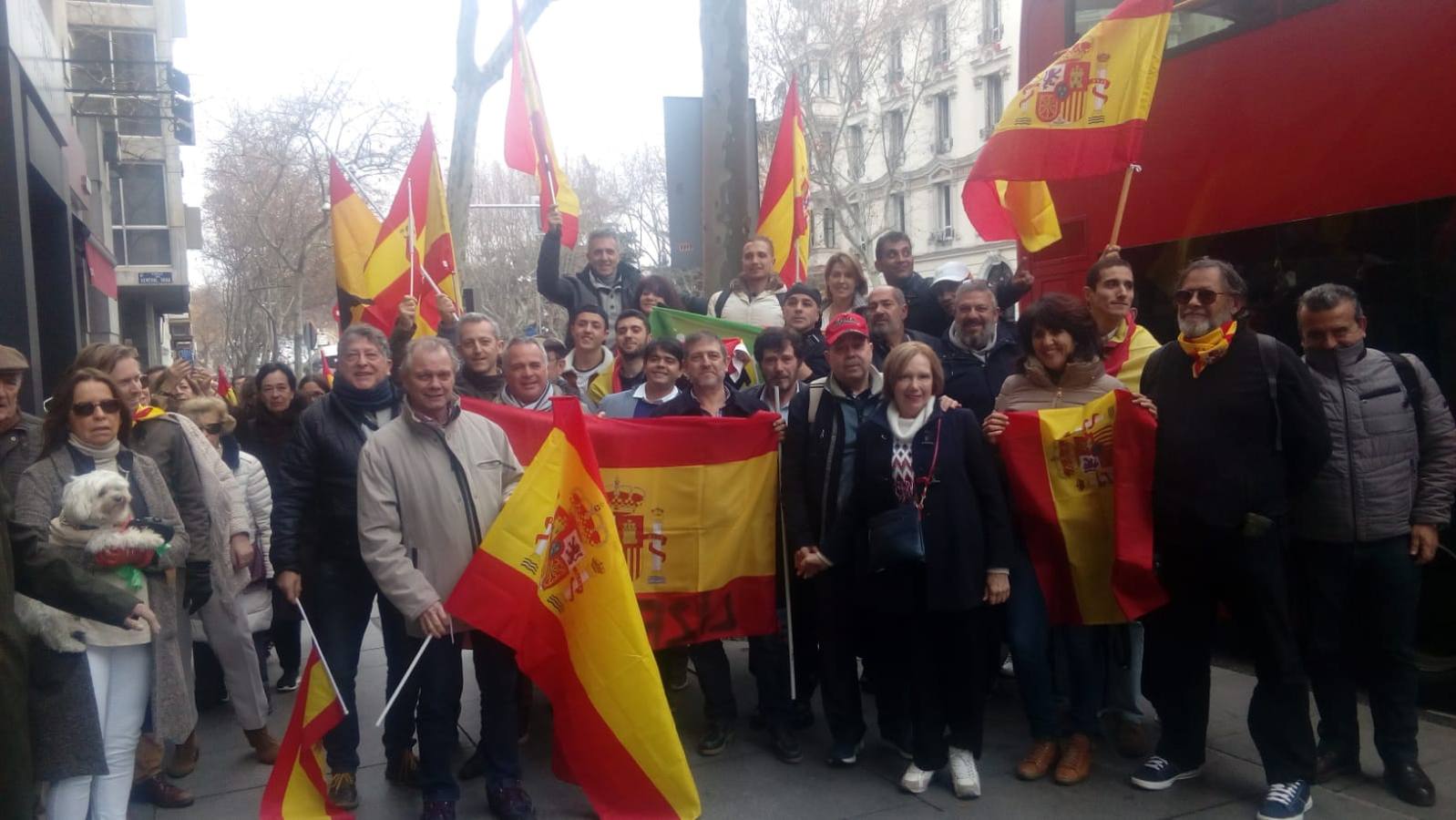 Eugenio Moltó con militantes y simpatizantes de Vox