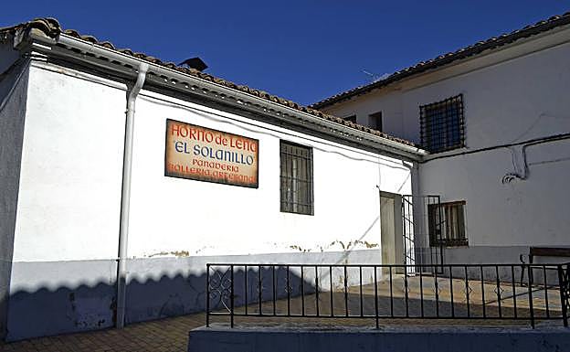 Exterior de la panadería de Huerta del Marquesado.