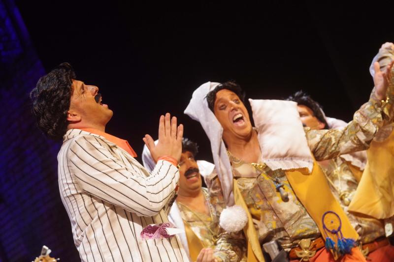 Murga 'Los auténticos narcos' en la tercera semifinal del Carnaval de Málaga 2019.