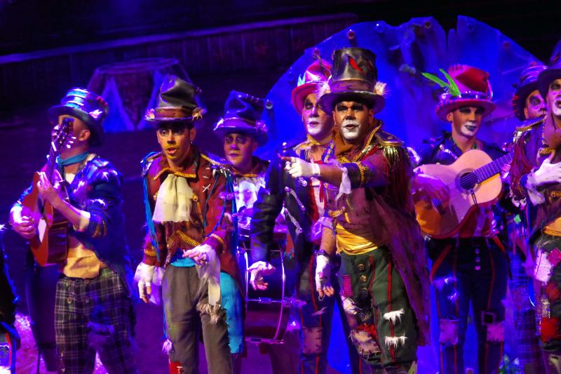 Comparsa 'Los indomables' en la tercera semifinal del Carnaval de Málaga 2019.