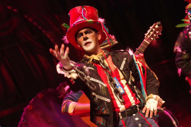 Comparsa 'Los indomables' en la tercera semifinal del Carnaval de Málaga 2019.