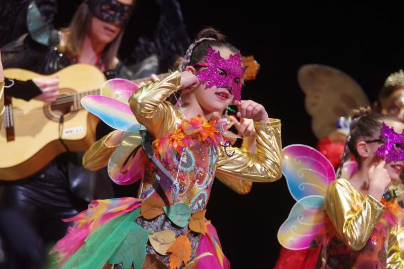 Comparsa infantil 'Las reinas del bosque' en la tercera semifinal del Carnaval de Málaga 2019.