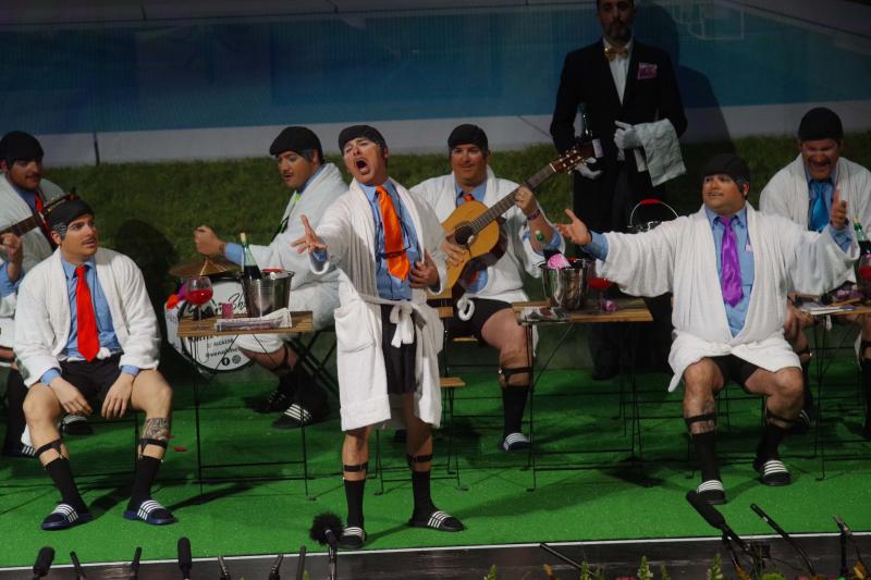 Cuarto premio en murga: 'Los másters al sol'.