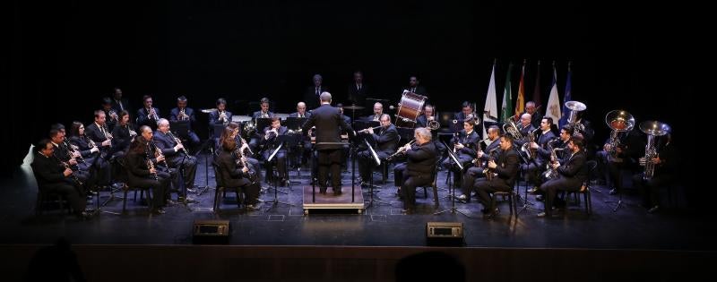 Actuaciones de pandas de verdiales y de copla española en el acto organizado por la Federación de Peñas La Alcazaba