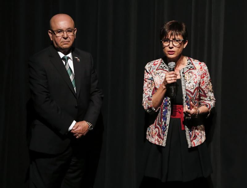 Actuaciones de pandas de verdiales y de copla española en el acto organizado por la Federación de Peñas La Alcazaba
