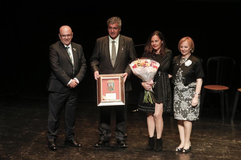 Actuaciones de pandas de verdiales y de copla española en el acto organizado por la Federación de Peñas La Alcazaba