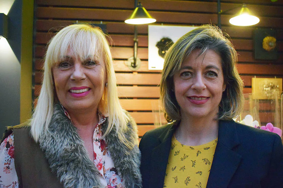 DZ3 organiza un encuentro de mujeres empresarias // Copicentro celebra su 35 aniversario y presenta O’clock. En la foto, Macarena Debaty y María José Martín.