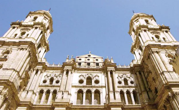Recreación del primer templo de la diócesis con el campanario sur finalizado y el remate central de su fachada.