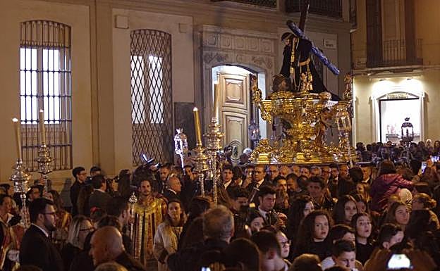 El Chiquito hace grande el vía crucis de la Agrupación de Cofradías
