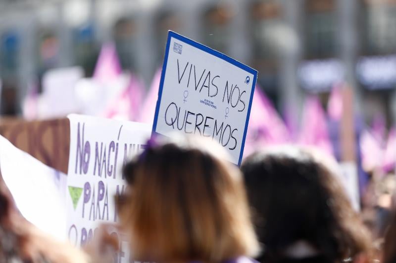 Una marea morada recorre todo el país para reivindicar la igualdad de género