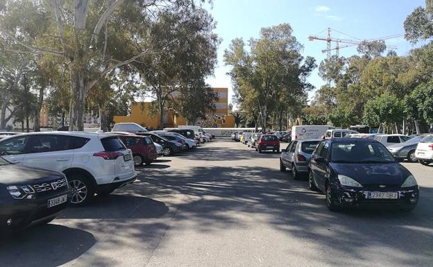 Aparcamientos y gorrillas en la zona de La Rosaleda