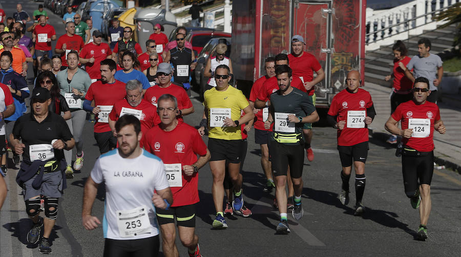 Unos 700 corredores participaron en la tradicional prueba con llegada a Gibralfaro