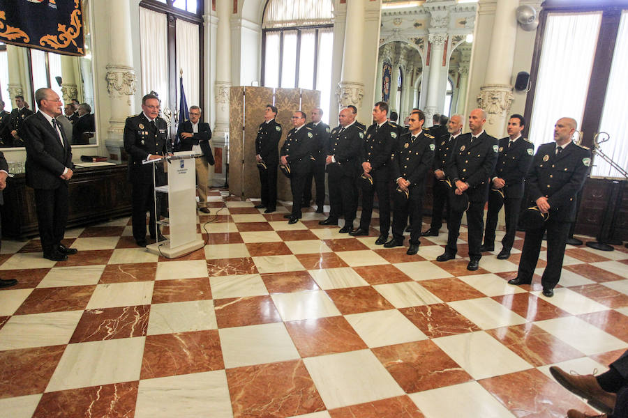 El alcalde Francisco de la Torre preside el acto de entrega de las distinciones