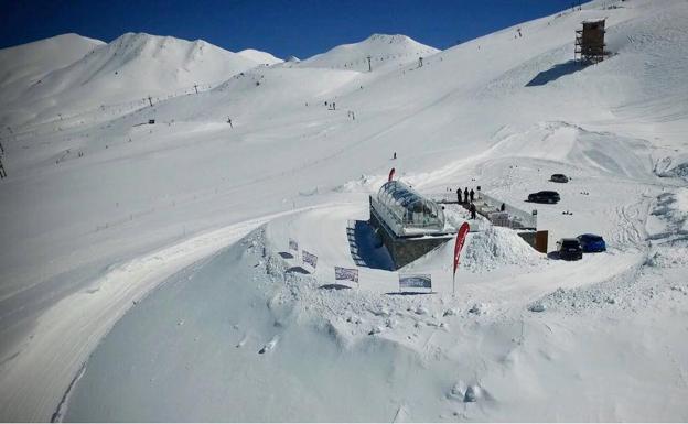 En Astún se siguen viviendo grandes jornadas invernales