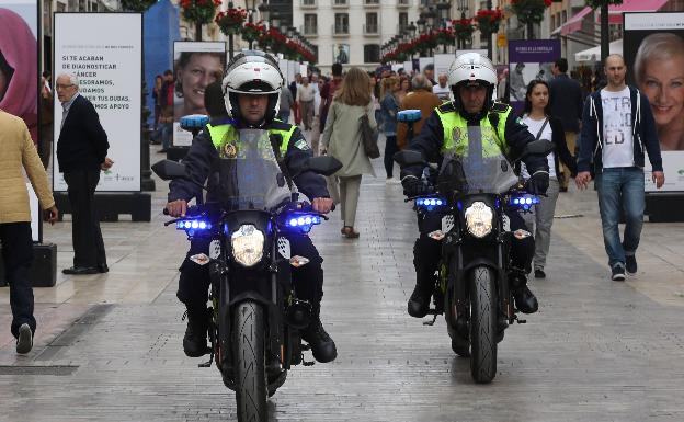 Imagen de archivo de la Policía Local en el centro de Málaga. 