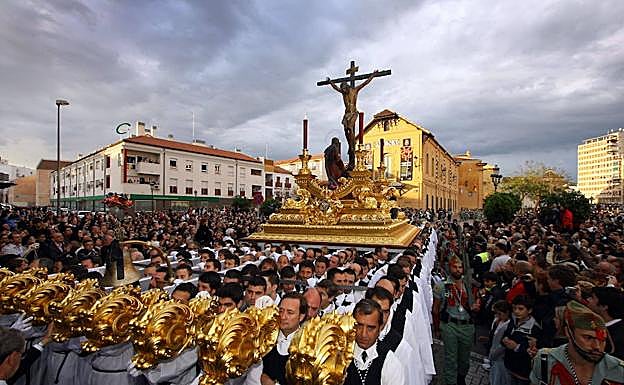 Trono del Cristo de la Buena Muerte, de la Congregación de Mena. 
