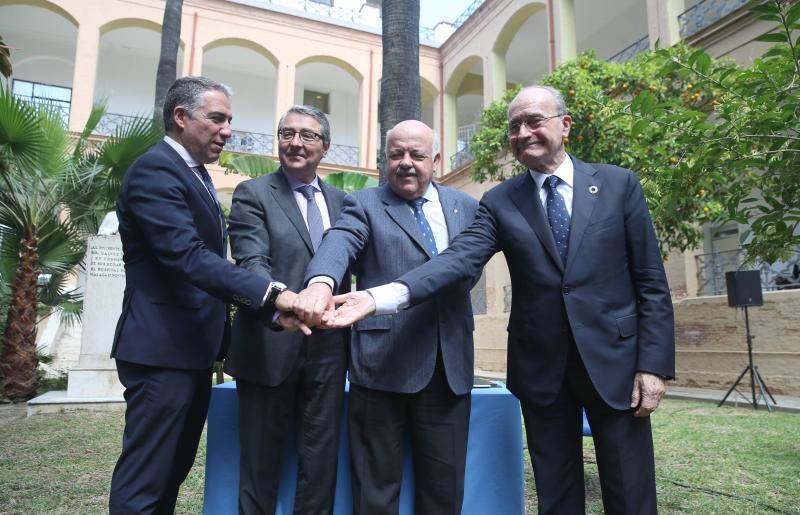 Representantes de la Diputación de Málaga y la Consejería de Salud rubrican el deseado pacto