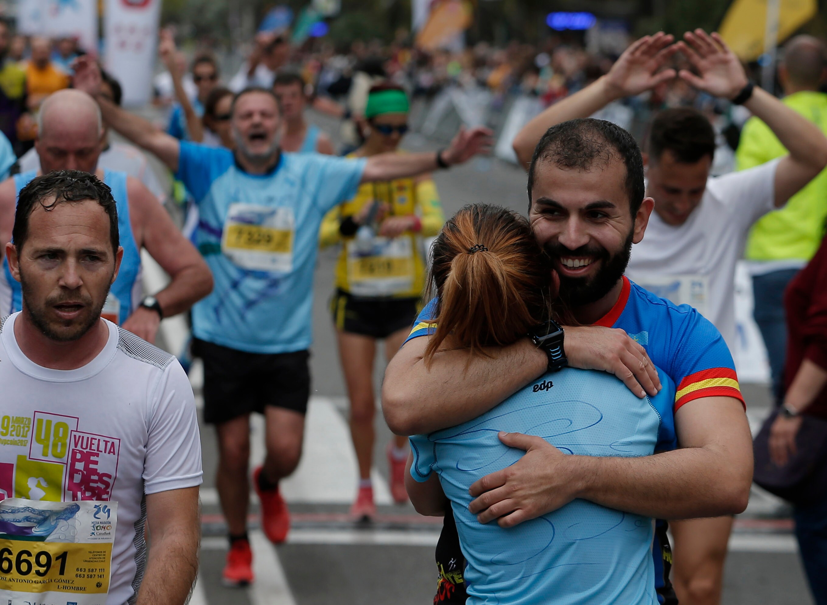 Mucho ambiente y color han llenado hoy las calles del centro de Málaga en la Media Maratón Teatro Soho Caixabank Ciudad de Málaga 2019