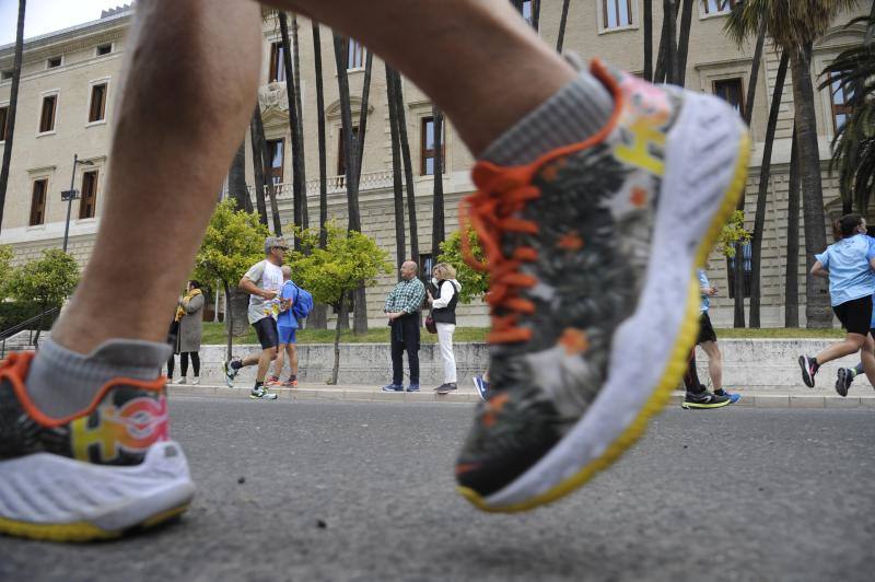 Más de 7.500 corredores participan en la 29ª edición de la Media Maratón Ciudad de Málaga.