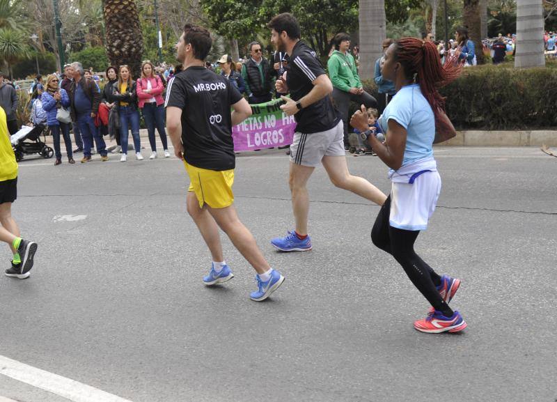 Más de 7.500 corredores participan en la 29ª edición de la Media Maratón Ciudad de Málaga.