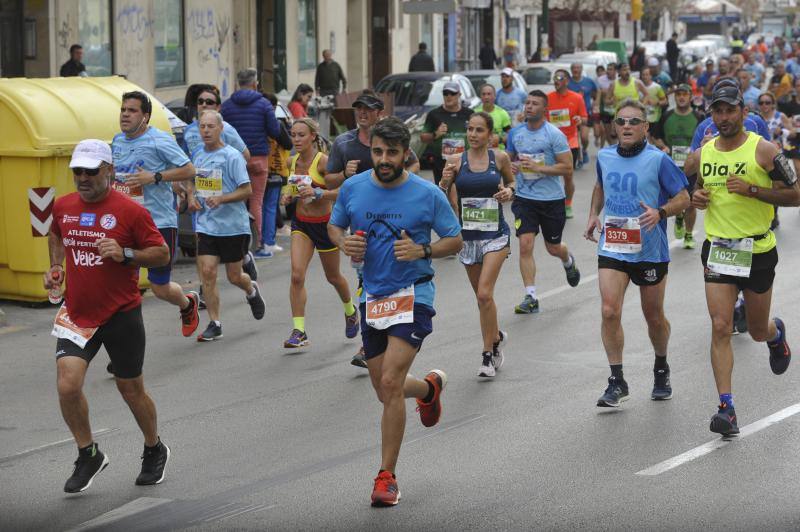 Más de 7.500 corredores participan en la 29ª edición de la Media Maratón Ciudad de Málaga.