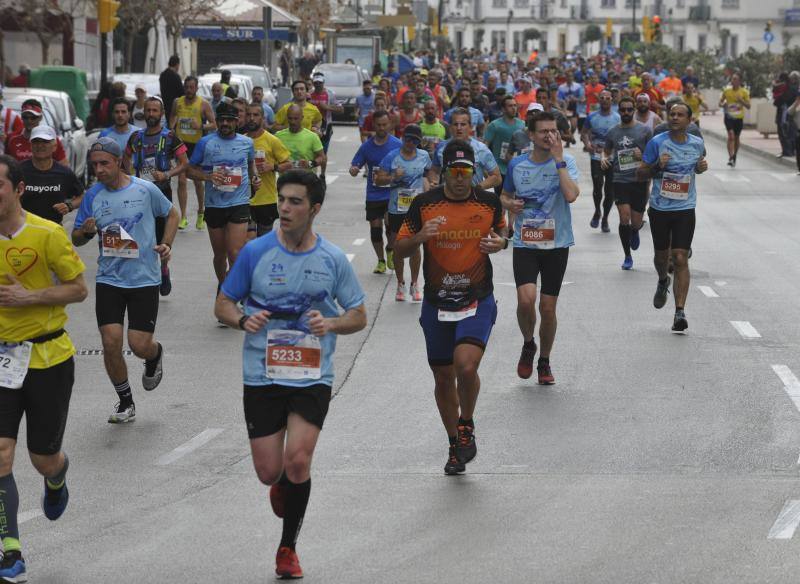 Más de 7.500 corredores participan en la 29ª edición de la Media Maratón Ciudad de Málaga.