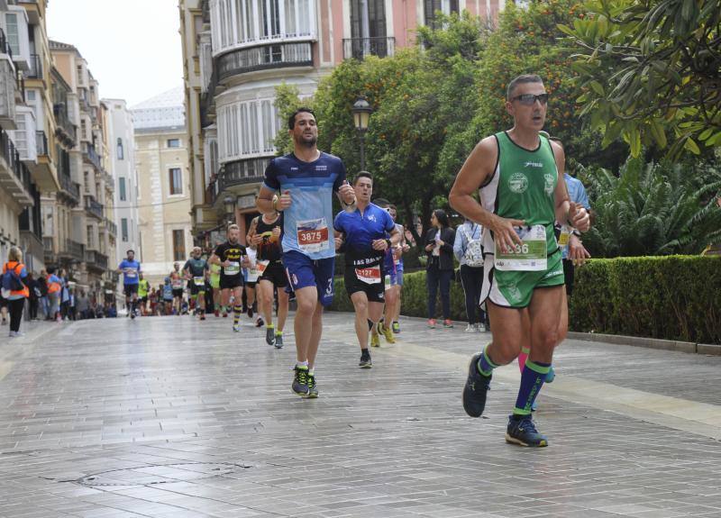Más de 7.500 corredores participan en la 29ª edición de la Media Maratón Ciudad de Málaga.