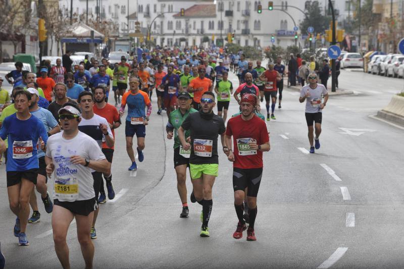 Más de 7.500 corredores participan en la 29ª edición de la Media Maratón Ciudad de Málaga.