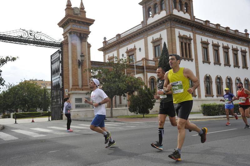 Más de 7.500 corredores participan en la 29ª edición de la Media Maratón Ciudad de Málaga.