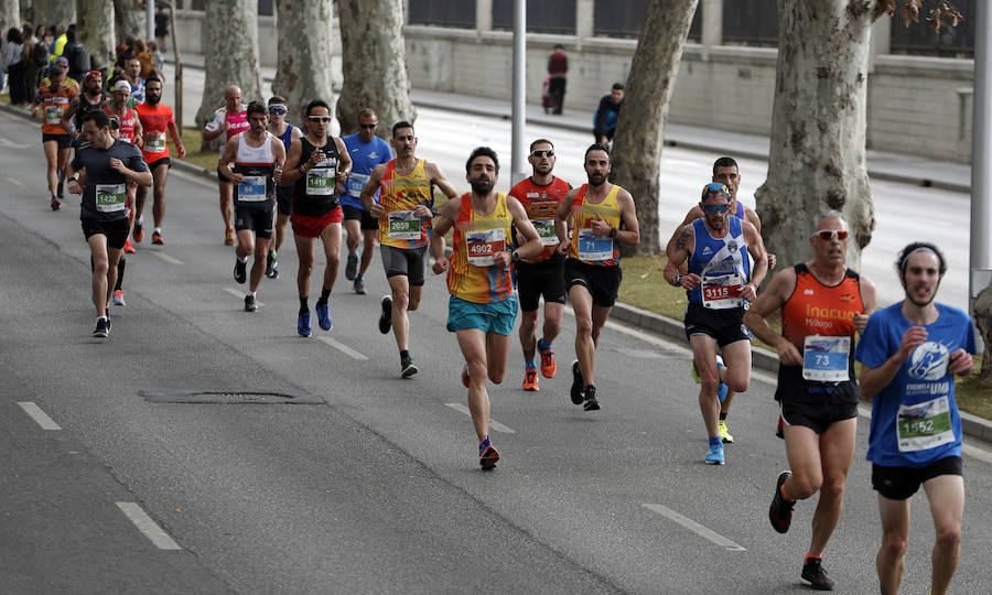 Más de 7.500 corredores participan en la 29ª edición de la Media Maratón Ciudad de Málaga.