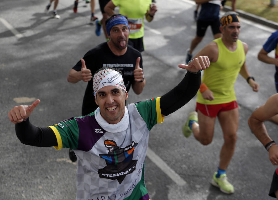 Más de 7.500 corredores participan en la 29ª edición de la Media Maratón Ciudad de Málaga.