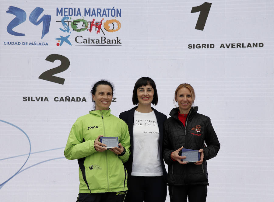 Entrega de premios Máster 45 femenina, con Sigrid Averland y Silvia Cañadas. .