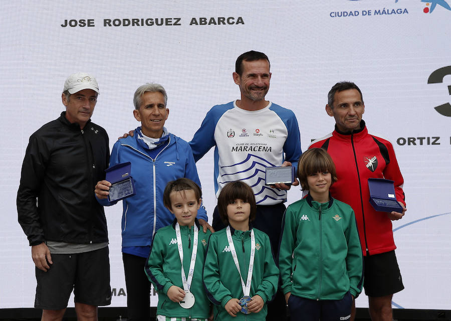 Javier Bandera entregó los premios en Máster 50: José Rodríguez Abarca, Agustín Molina y Bernardo Ortiz.