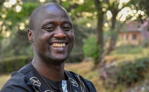 El galardonado con el Premio Global de Maestros 2019, Peter Tabichi.