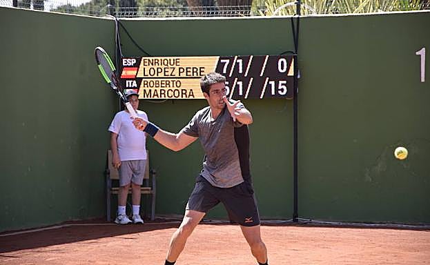 El español López Pérez, que superó ayer en un doble 'tie break' al italiano Marcora.