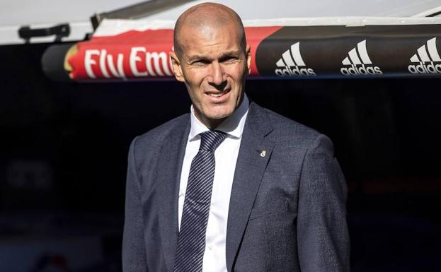 Zinedine Zidane, durante el partido contra el Celta que significó su regreso al Bernabéu. 