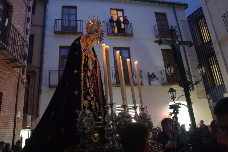 El mes de marzo se cierra con cinco cortejos con nazarenos y el vía crucis del Santo Suplicio, que recorren el Centro Histórico y los barrios de La Trinidad, El Palo, Pedregalejo y Huelin