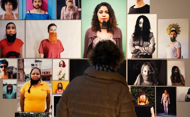 Mirada femenina en el Rectorado con '#TODAS'