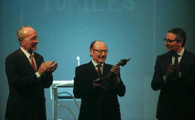 Fosforito recibió el homenaje del mundo flamenco.