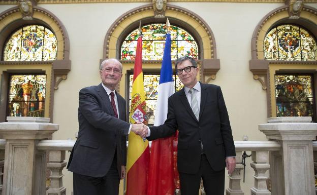 El alcalde de Málaga y el presidente del Centre Pompidou firmaron un principio de acuerdo en febrero de 2018. 