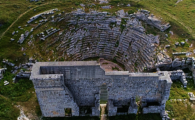 Acinipo: La ciudad romana de Ronda es el principal yacimiento en extensión en peligro en la provincia.