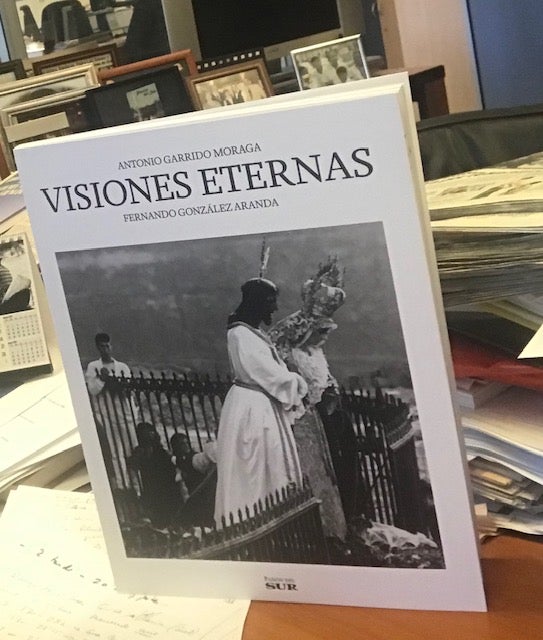 El libro es un gran homenaje a Garrido y a Gonzàlez, pero también un homenaje a la Semana Santa y a las cofradías de Málaga que se entregará con SUR.