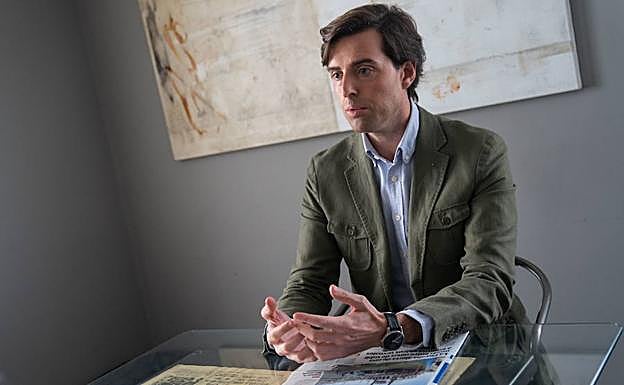 Montesinos lleva más de 10 años en el periodismo. 